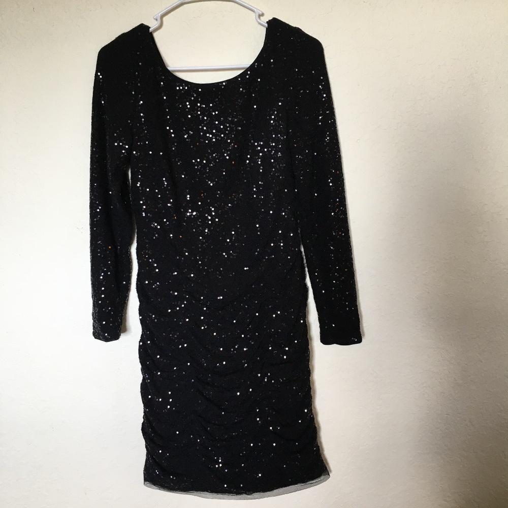 Aidan Mattox black bodycon sequin long sleeve dress. Size 8